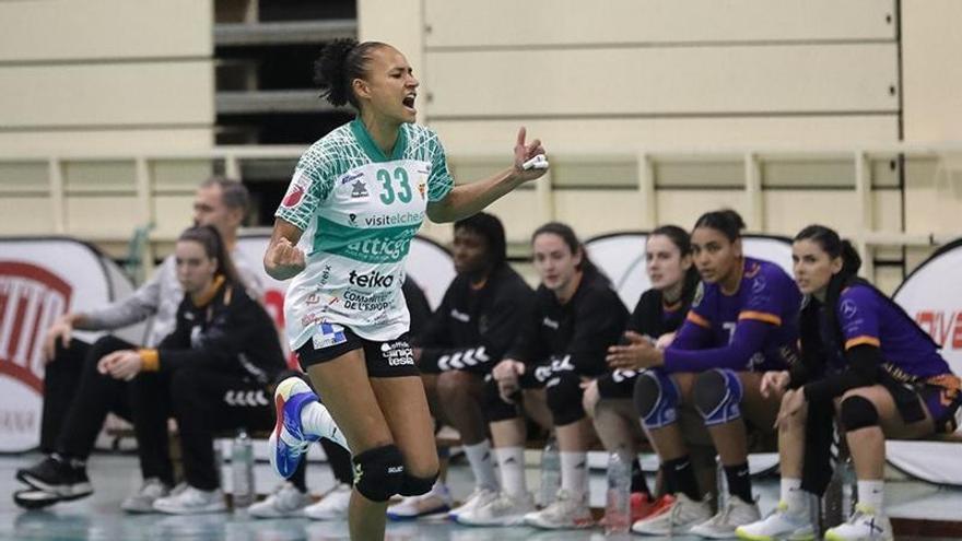 Alexandra Do Nascimento durante un partido.