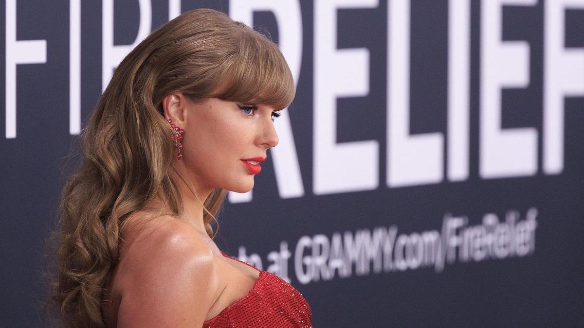 Taylor Swift en los Premios Grammy 2025.