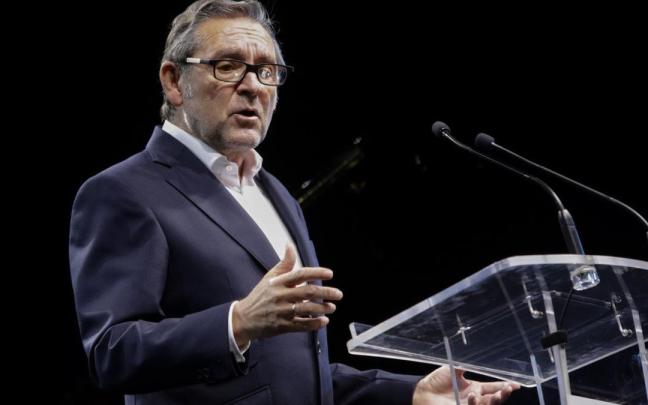 Roberto Ugartek festara deitu du musikari omenaldia eginez: “Gasteiz musika da, gure jaiak musika dira”.