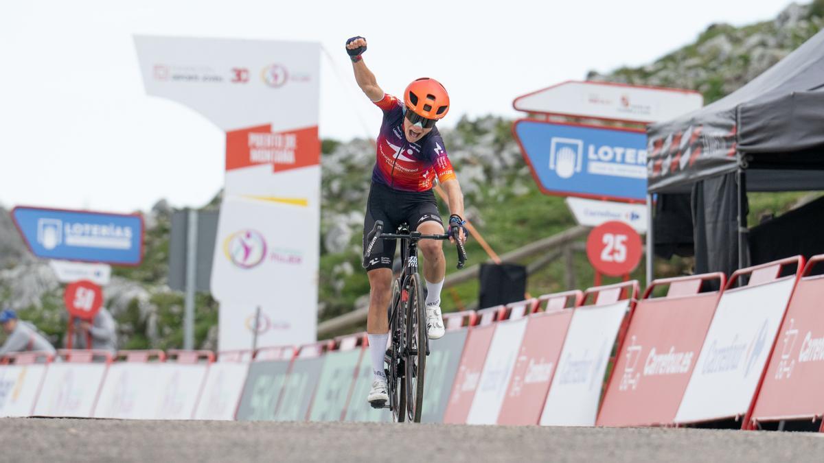 La suiza Stiasny se impone en el Angliru.