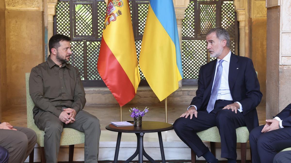 Zelenski y Felipe VI durante la visita del mandatario ucraniano a Granada.