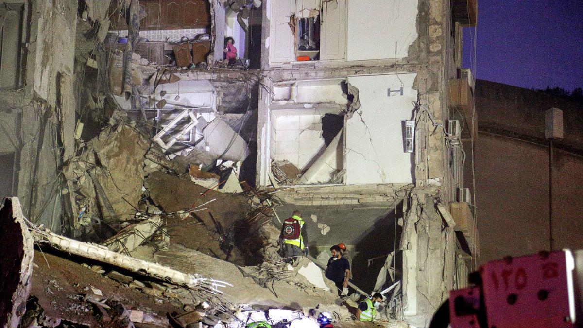 Ataque israelí en un edificio de Beirut.