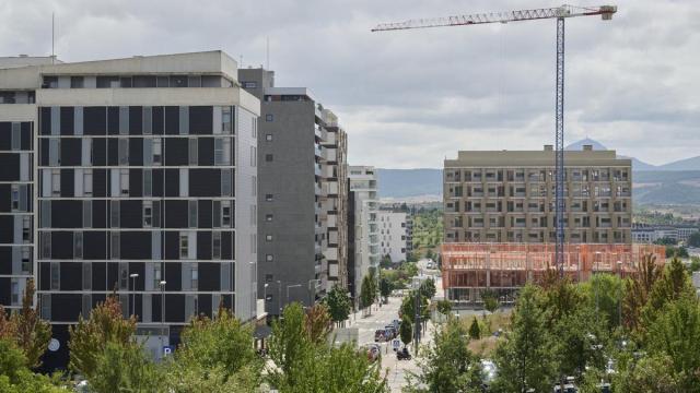Edificios de viviendas para la entrada en vigor de la nueva normativa de alquileres. Soto de Lezkairu