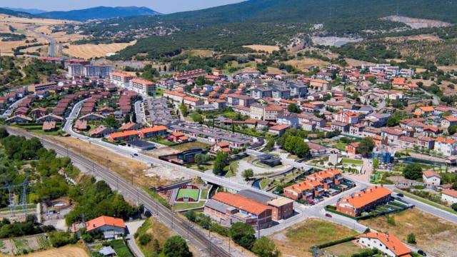 Panorámica de Nanclares, la localidad de mayor número de habitantes del municipio de Iruña Oka