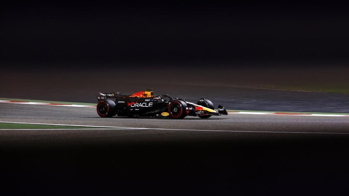 Max Verstappen (Red Bull) durante la sesión de entrenamientos en el Gran Premio de Baréin.