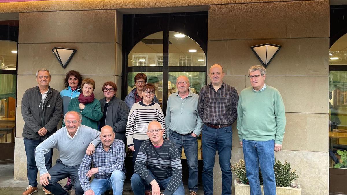 Integrantes de la junta directiva de Pake Leku, que ha renovado seis de sus miembros.