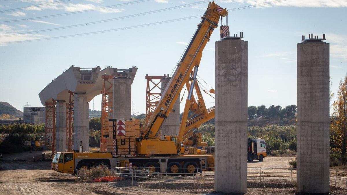 Obras del corredor navarro del Tren de Alta Velocidad (TAV), a su paso por Marcilla.