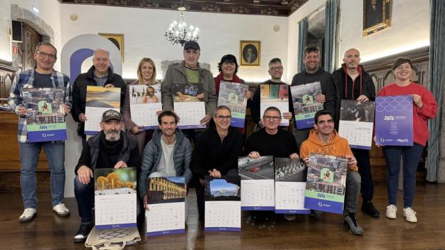 Autores y autora de las imágenes que visten el calendario municipal de 2026.