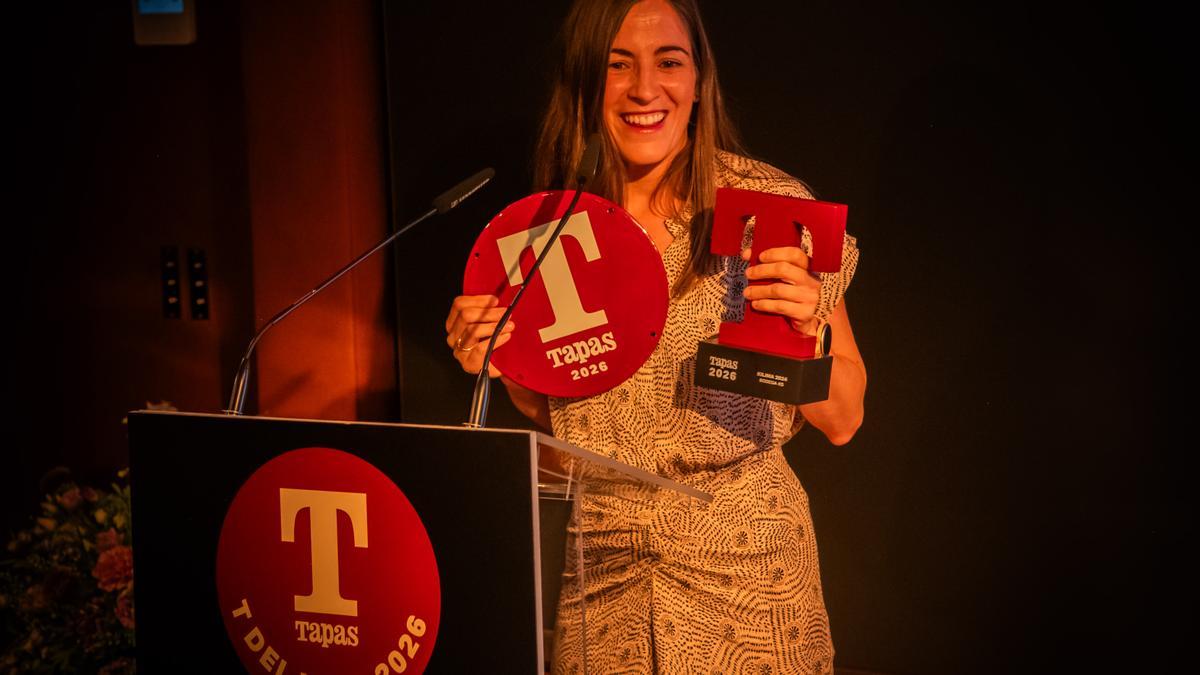 Amaia Arguiñano recogiendo el premio en Madrid.