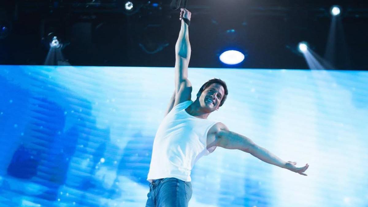 Gotzon Mantuliz realiza un impresionante número acrobático en las alturas