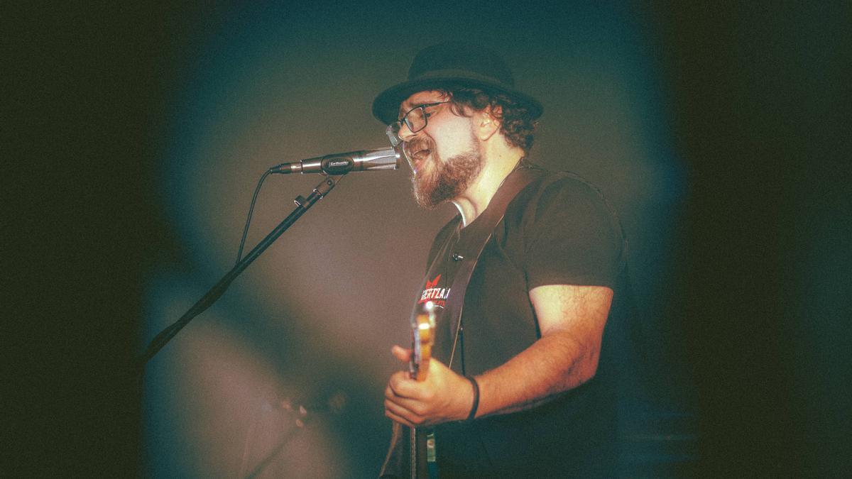 "No soy ni vieja gloria ni nueva gloria: siempre he sido un artista de segunda división”, afirma Petti.