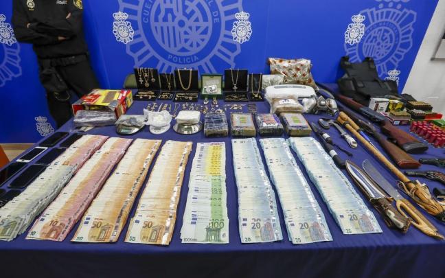 Parte del material decomisado a 'Los Saavedra'.