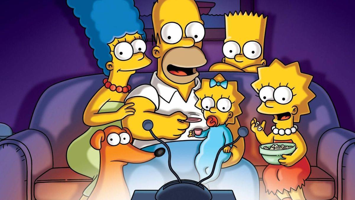 Los Simpson, frente al televisor.