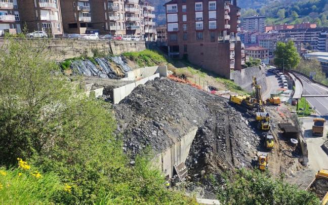 La construcción de la residencia se va a detener para acometer las labores de estabilización de la ladera a partir de abril.