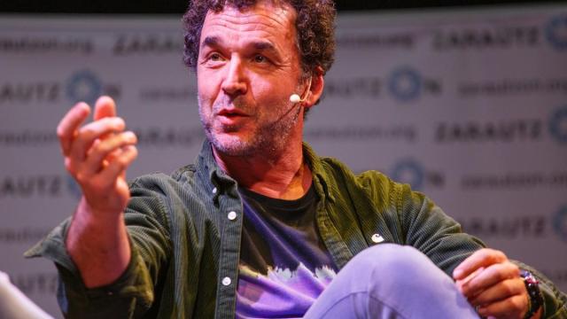 Ibon Gaztañazpi en el coloquio que hubo después de la proyección del documental 'Errio' en Modelo.