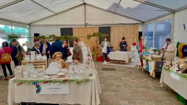 Hondarribiko Gabonetako Merkatuaren aurreko edizio bateko argazki bat.