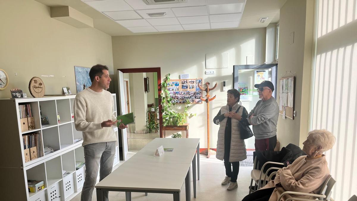 El portavoz del PNV, Mikel Garaizabal, exige la puesta en marcha del servicio diurno.