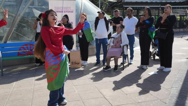 El grupo de canto de la Asociacion Mujeres Gitanas de Euskadi (Amuge) es Gure Golé.