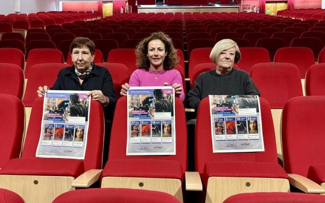 Olga Rivas, Maite Cortina y Maribel Castelló, esta mañana en el Amaia KZ tras la presentación del ciclo.