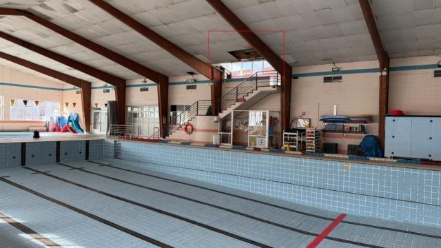 La piscina de Lasarte-Oria cerrada por obras.