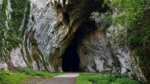 Cueva de Cullalvera.