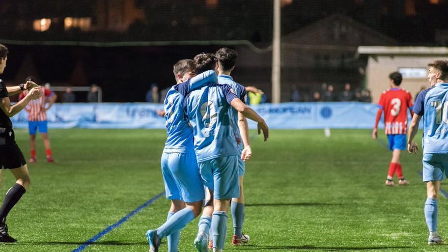 Jugadores juveniles del Antiguoko ajenos a esta información. / N.G.