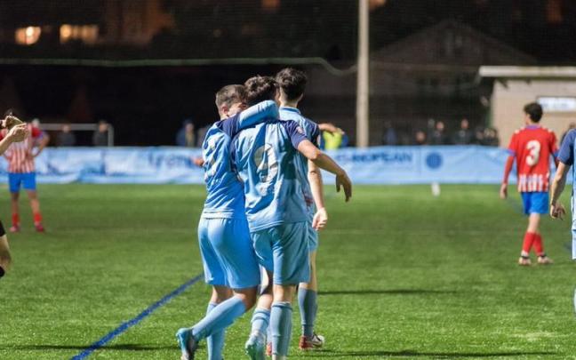 Jugadores juveniles del Antiguoko ajenos a esta información. / N.G.