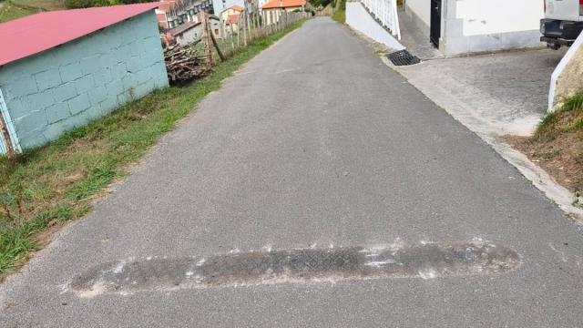 Vista del camino tras la retirada de los badenes por personas desconocidas.