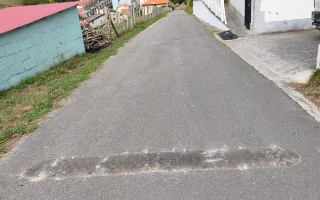 Vista del camino tras la retirada de los badenes por personas desconocidas.