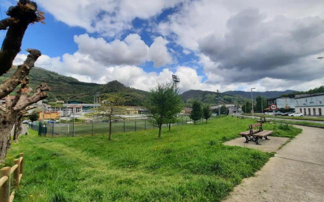 Uno de los recintos vallados se habilitará en las inmediaciones de la zona de campos de fútbol de Garmendipe / Udala Uno de los recintos vallados se habilitará en las inmediaciones de la zona de campos de fútbol de Garmendipe