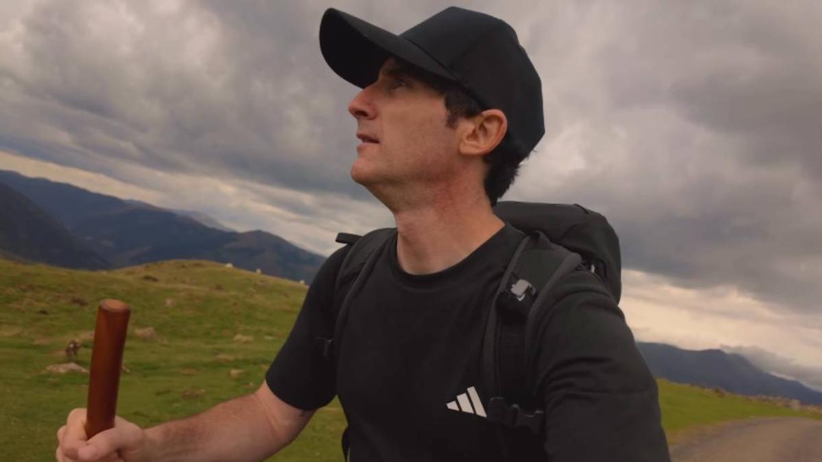 Tras cinco años de inactividad, el ‘youtuber’ vizcaino ha vuelto a subir vídeos a su canal en la plataforma dedicados a un proyecto donde recorre el Camino de Santiago.
