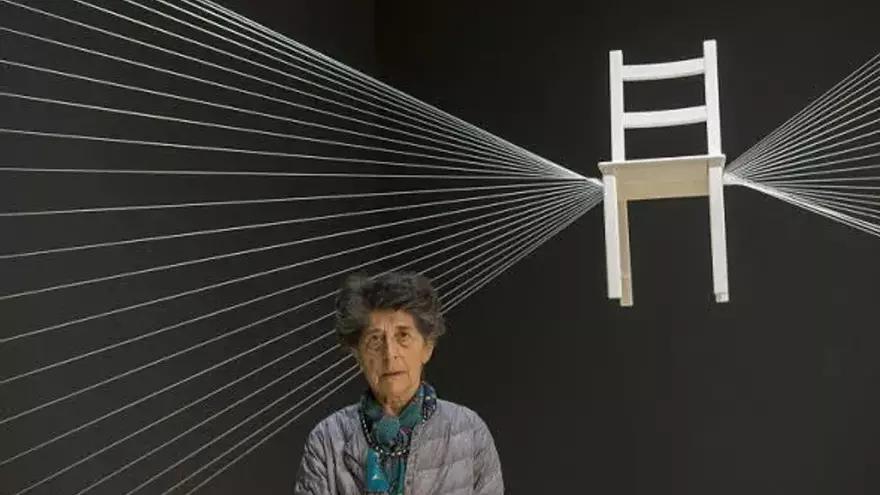 Artium Museoak Esther Ferrer artistaren artxiboak gehitu dizkio bere funts dokumentalari.