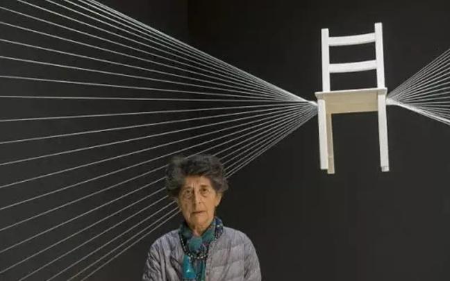 Artium Museoak Esther Ferrer artistaren artxiboak gehitu dizkio bere funts dokumentalari.