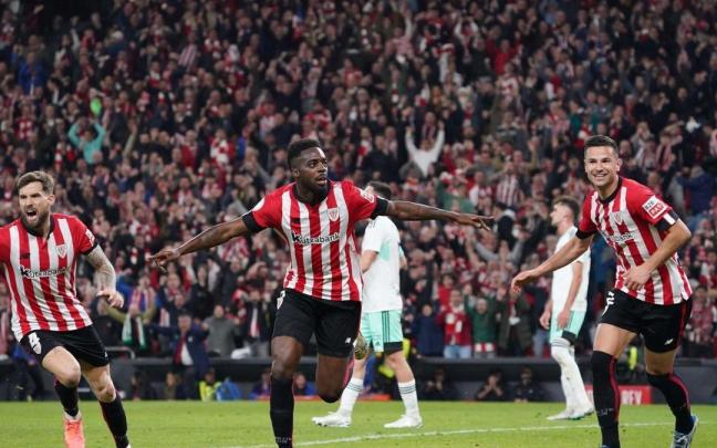 Iñaki Williams celebra el tanto que le marcó a Osasuna.