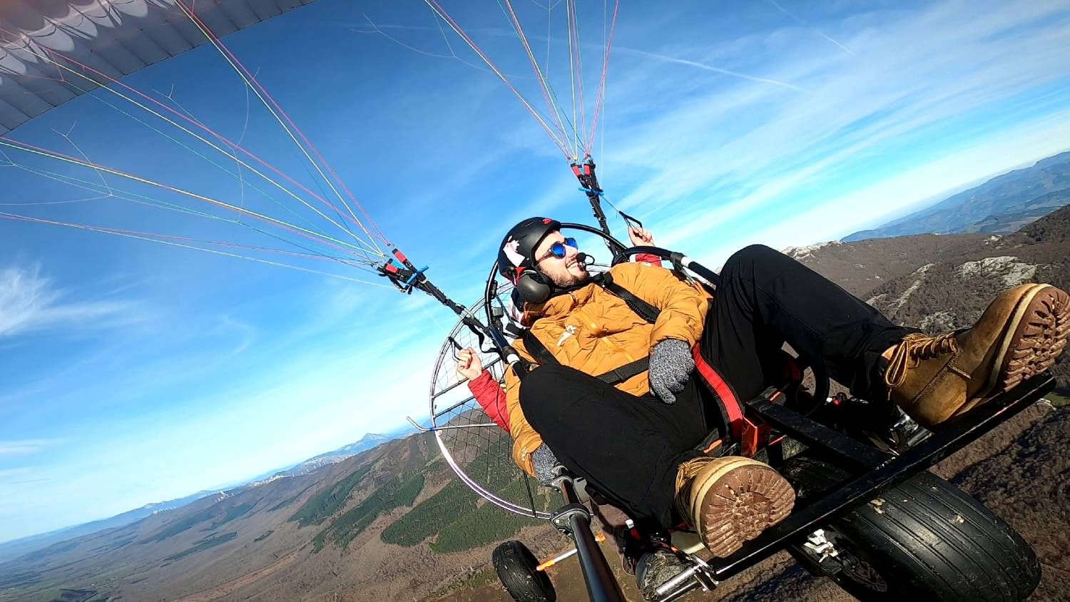Se puede volar en parapente, pero también en paratrike o paramotor.