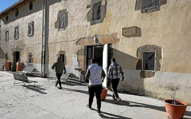 La Comunidad Terapéutica de Larraingoa es un referente en las adicciones en Erroibar. La Comunidad Terapéutica de Larraingoa es un referente en las adicciones en Erroibar.