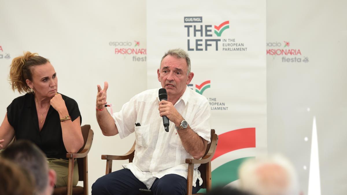 El secretario general del PCE y diputado de Sumar, Enrique Santiago, durante el debate ‘Gobernar para transformar y avanzar en derechos’