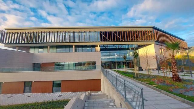 Edificio del bloque técnico del aeropuerto de Loiu