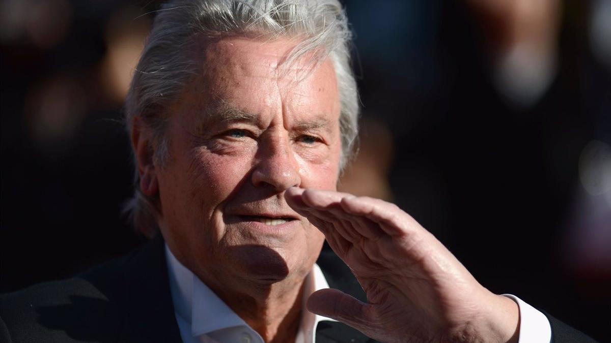 El actor francés Alain Delon vende todo su patrimonio para evitar un conflicto de herencia