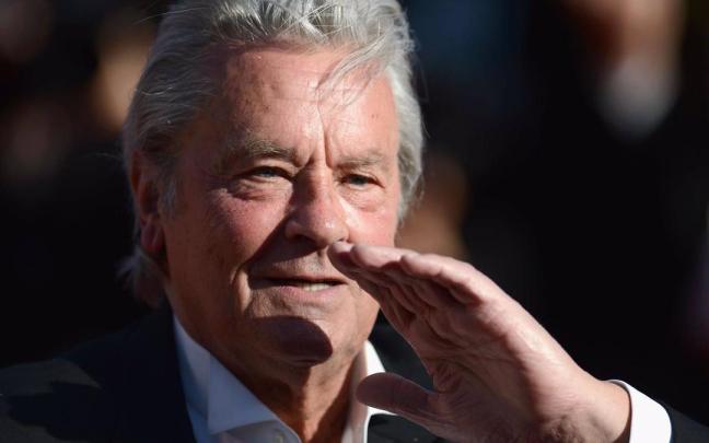El actor francés Alain Delon vende todo su patrimonio para evitar un conflicto de herencia