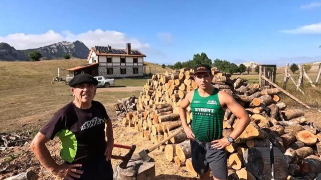 Joseba y Unai Elorrieta, tío y sobrino, protagonizarán el desafío de abrir 14 toneladas de lena