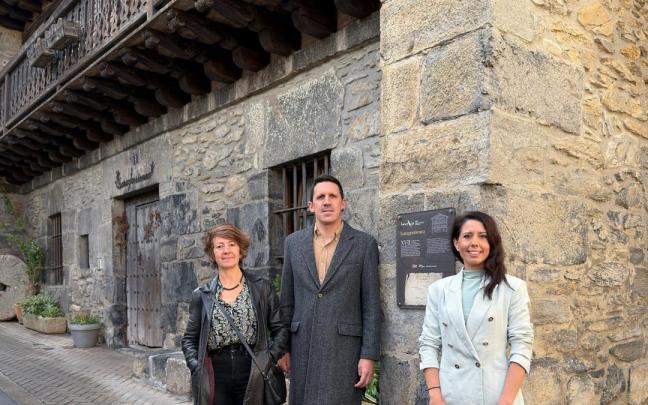 Aran Aldai, Jon Ander Azpiroz y Azahara Domínguez en Aia.