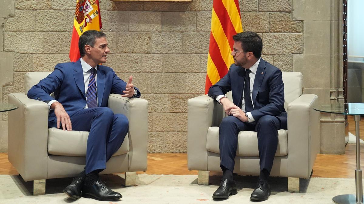 Pedro Sánchez y Pere Aragonès, durante su reunión de ayer en el Palau de la Generalitat.