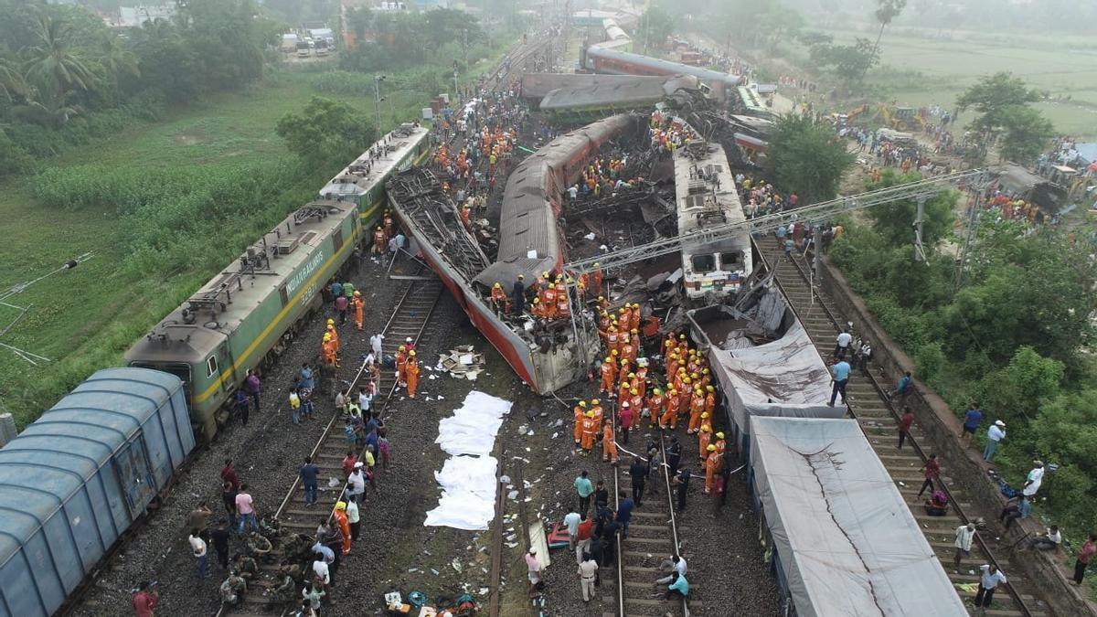 288 muertos y más de 900 heridos en uno el accidente de tren más grave en India del siglo XXI