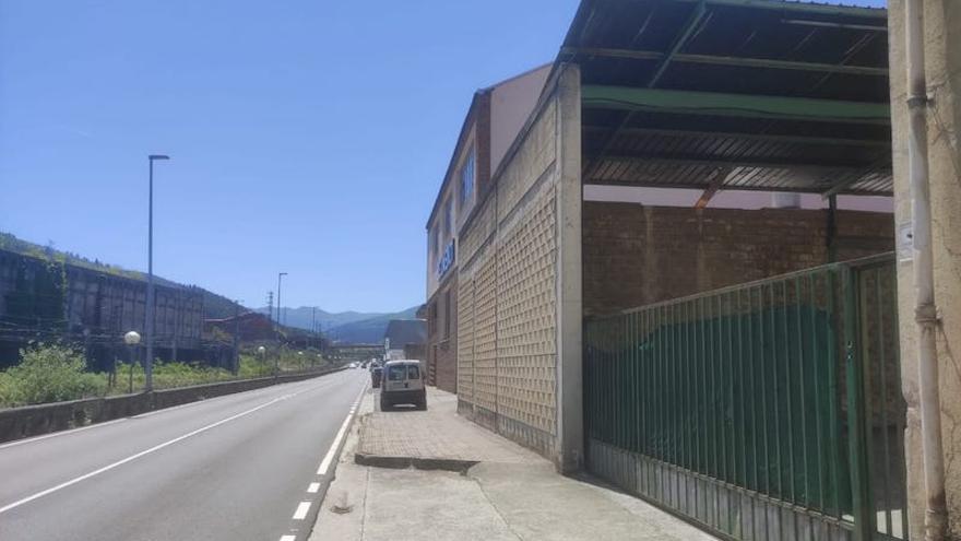 A la derecha, la parcela de Bengolea.