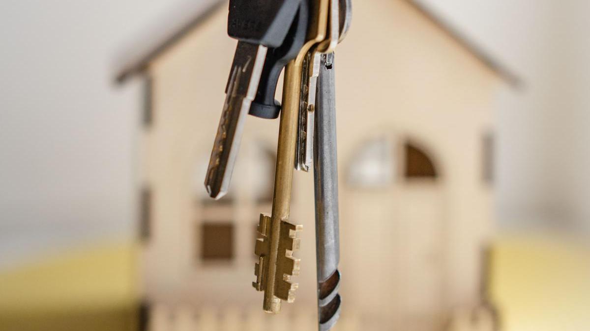 Al comprar una vivienda es recomendable comprobar si tiene gastos inherentes.