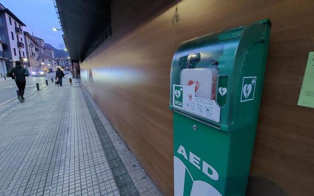 Lazkaoko desfibriladore berria.
