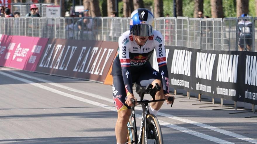 Roglic, a la conclusión de la crono.