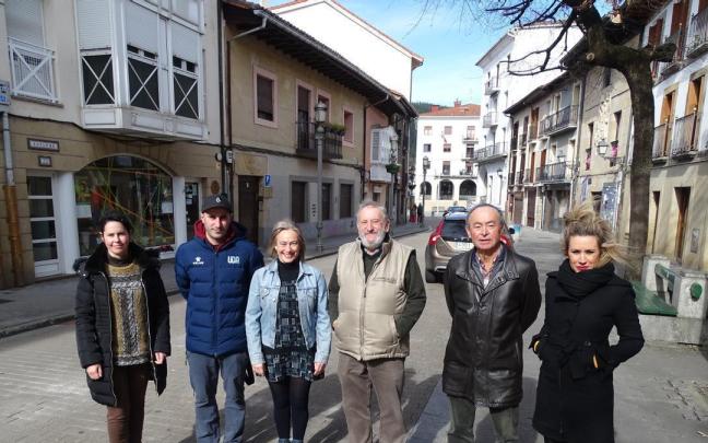 Representantes municipales, de Basotxo y Aretxarte.