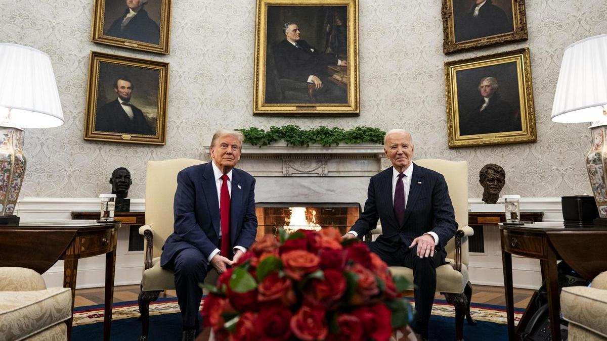 Trump y Biden se reúnen en el Despacho Oval de la Casa Blanca.